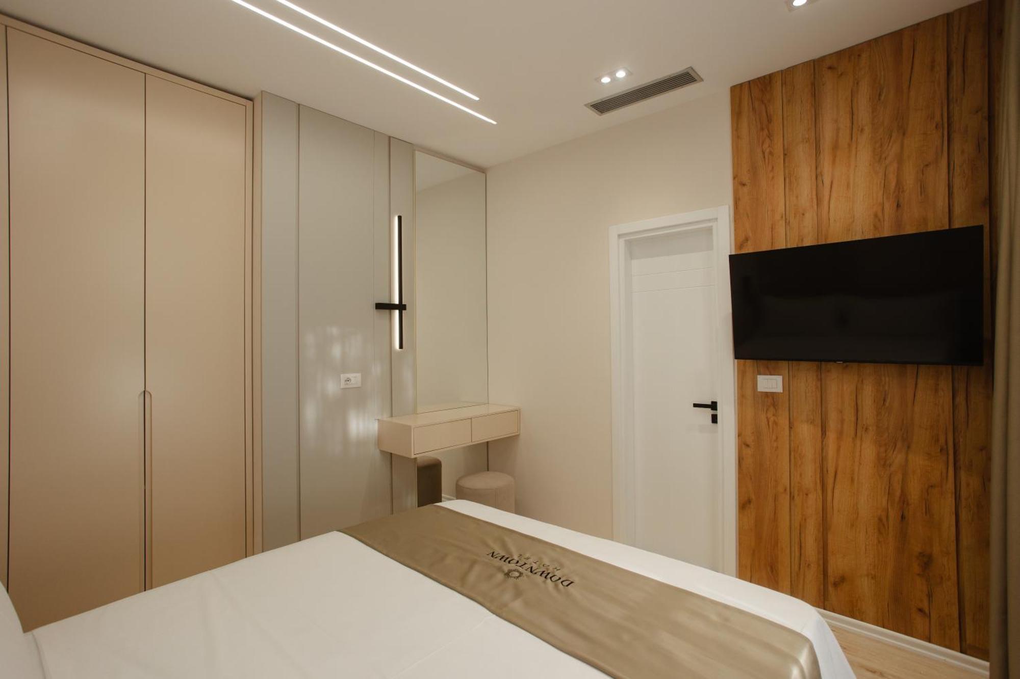 Downtown Hotel Shkoder Exterior photo