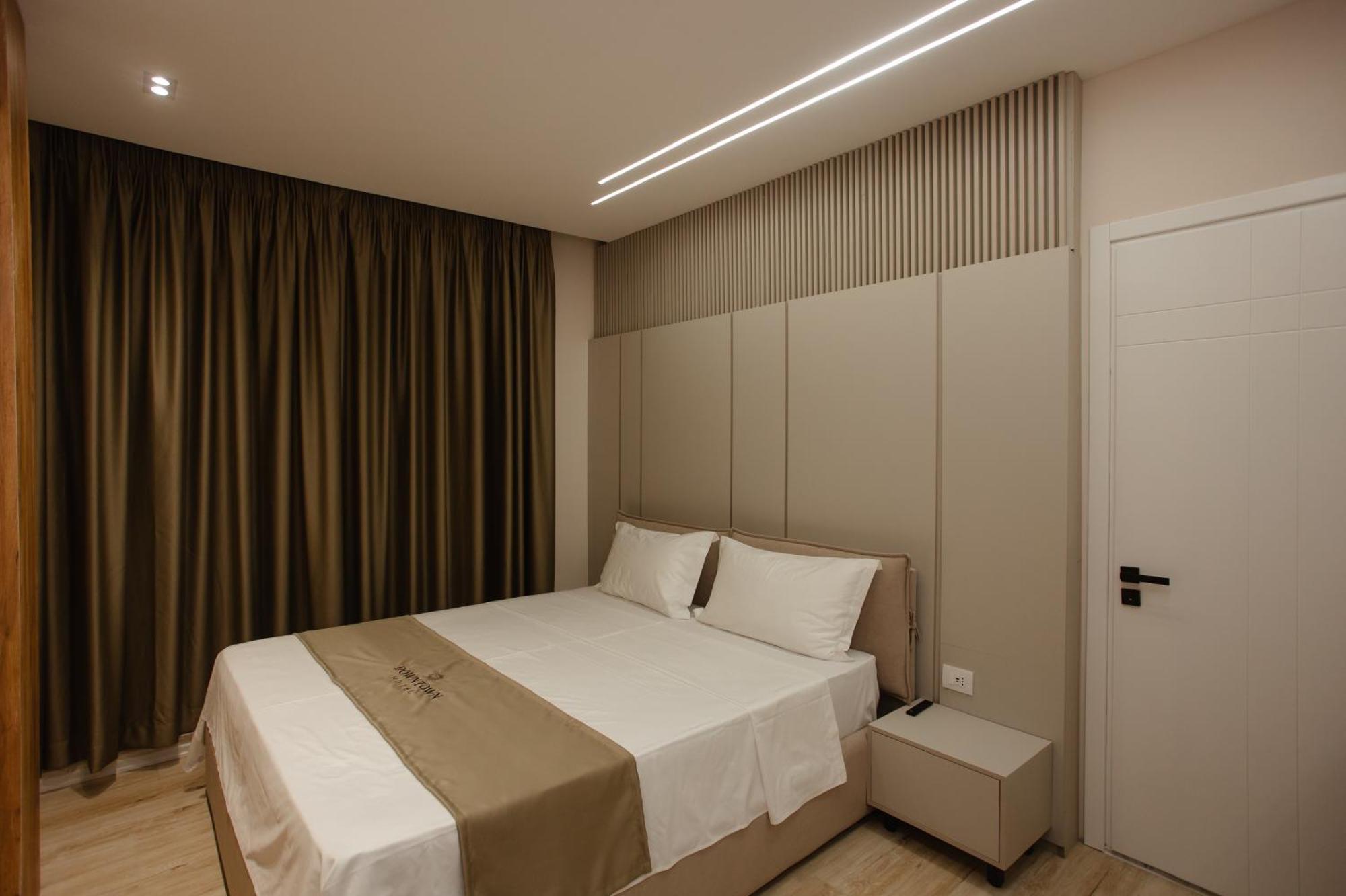 Downtown Hotel Shkoder Exterior photo