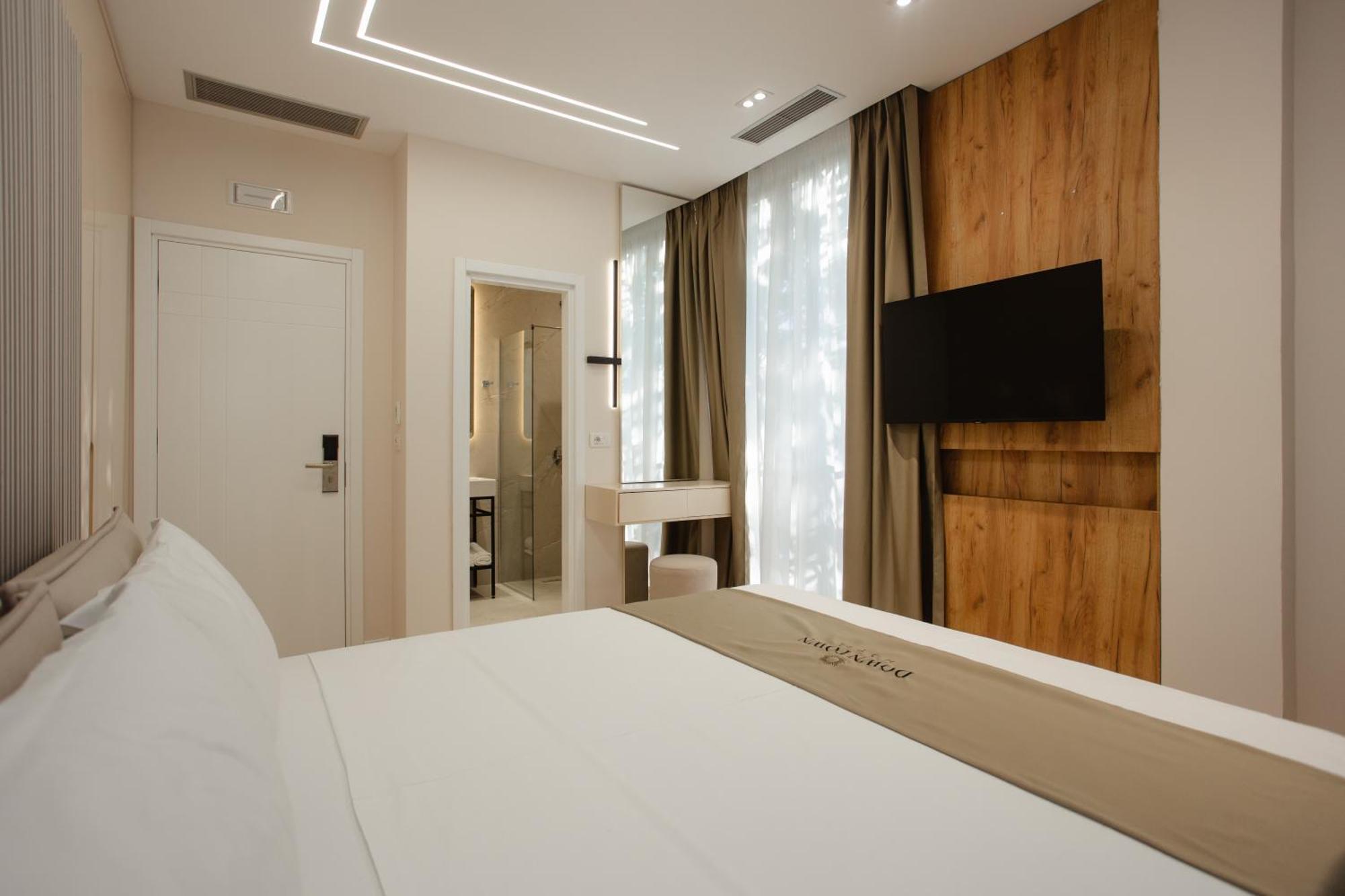 Downtown Hotel Shkoder Exterior photo