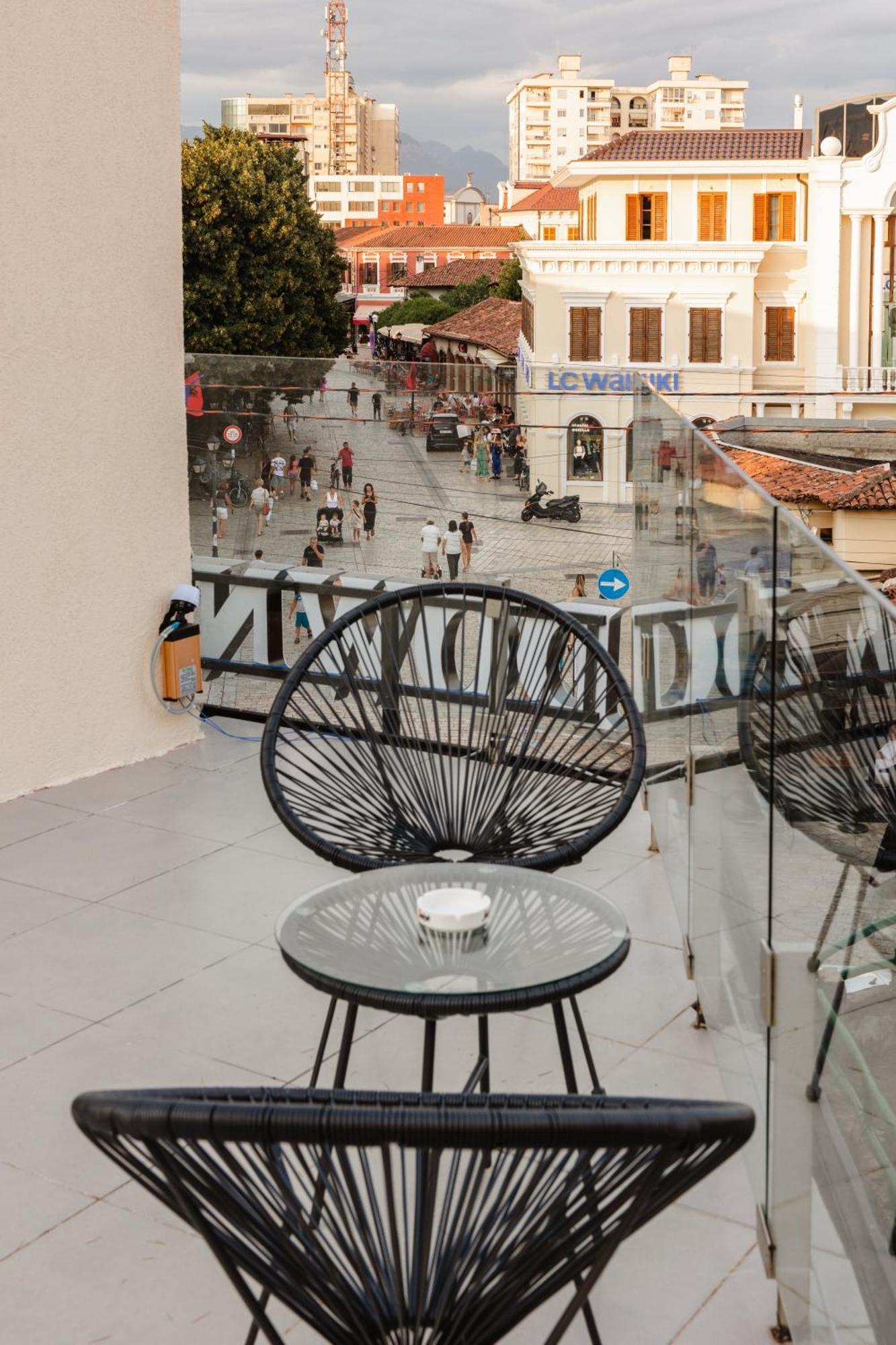 Downtown Hotel Shkoder Exterior photo